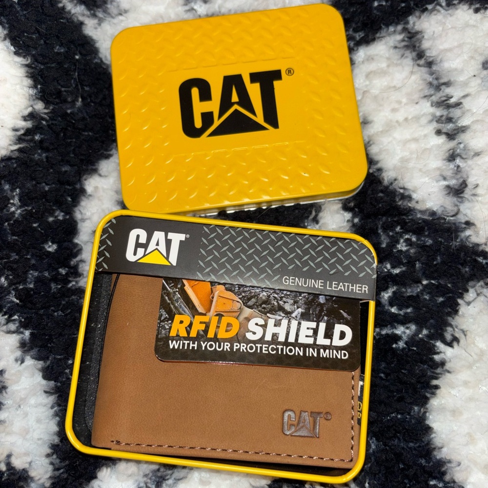 CAT leather wallet